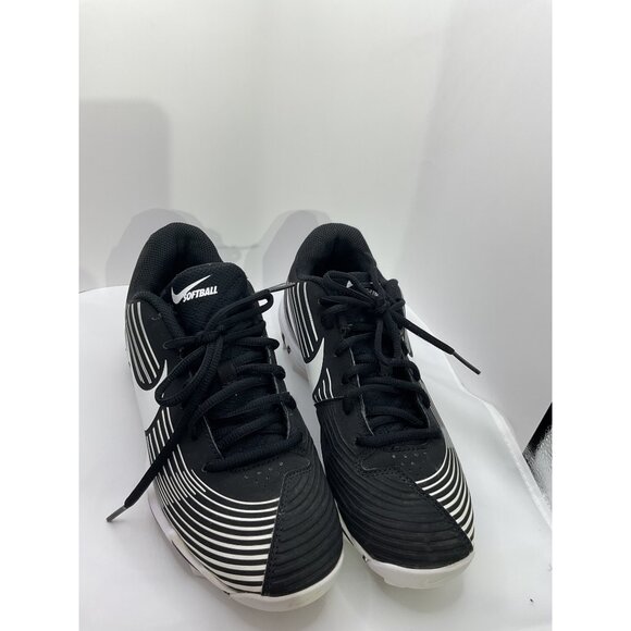 Nike Black & White Soccer Cleats With Striped Design & Lace-Up Closure size 8 - Picture 2 of 8